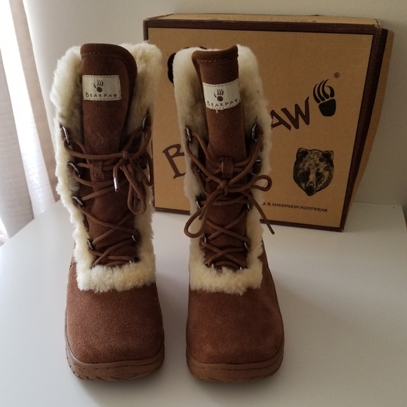 NWOT BearPaw shearling suede boots - Picture 2 of 10